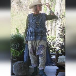 ✨FREE JG BAG W/ NEW Jaded Gypsy Ruffle Up High-Lo Top - Chambray 💚💚💚